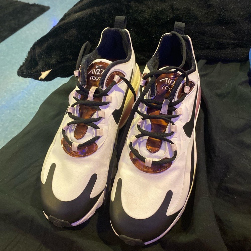 Nike 270 reacts
